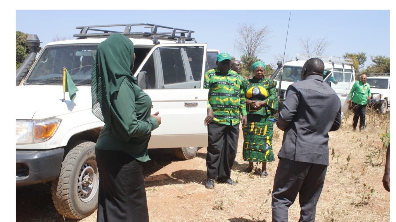 ZIARA YA KAMATI YA SIASA YA MKOA KATIKA MRADI WA MAJI MIJI 28 KWA MIJI YA SIKONGE, URAMBO NA KALIUA MKOA WA TABORA.